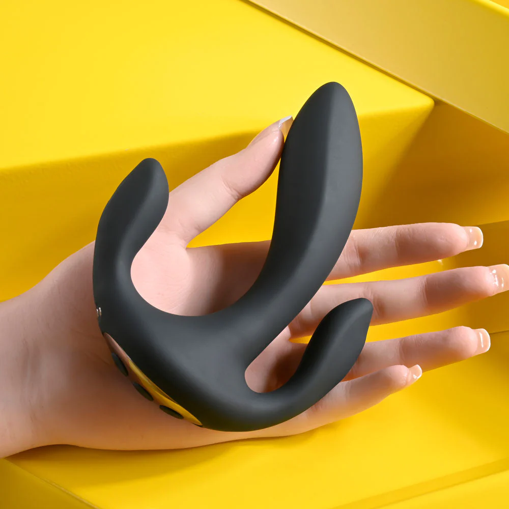 Playboy Pleasure TRIPLE THREAT - Black USB Rechargeable Triple Probe Vibrator - Image 3